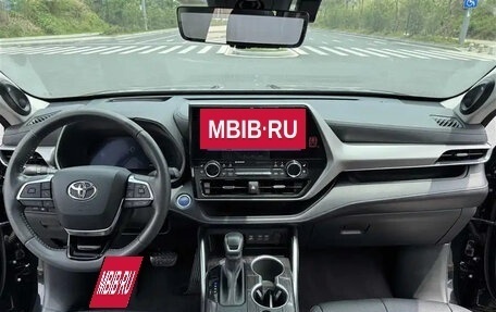 Toyota Highlander, 2022 год, 3 820 013 рублей, 24 фотография