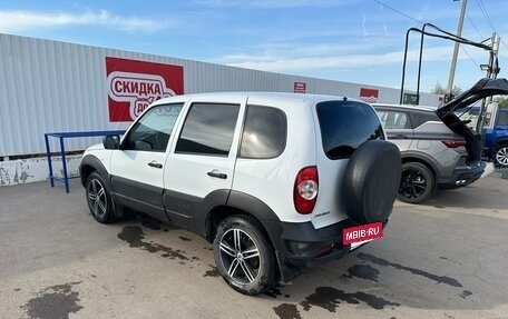 Chevrolet Niva I рестайлинг, 2018 год, 870 000 рублей, 4 фотография
