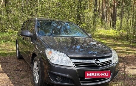 Opel Astra H, 2011 год, 520 000 рублей, 1 фотография