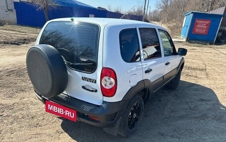 Chevrolet Niva I рестайлинг, 2018 год, 870 000 рублей, 7 фотография