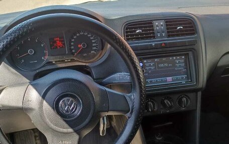 Volkswagen Polo VI (EU Market), 2011 год, 600 000 рублей, 4 фотография