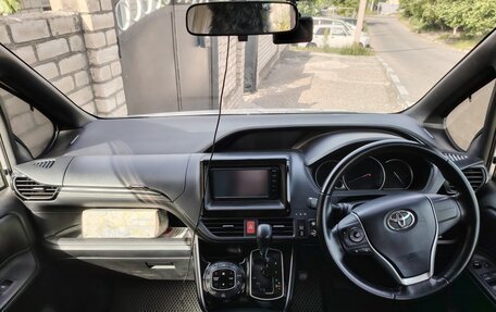 Toyota Esquire I, 2015 год, 2 400 000 рублей, 4 фотография