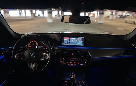 BMW 5 серия, 2018 год, 3 050 000 рублей, 11 фотография