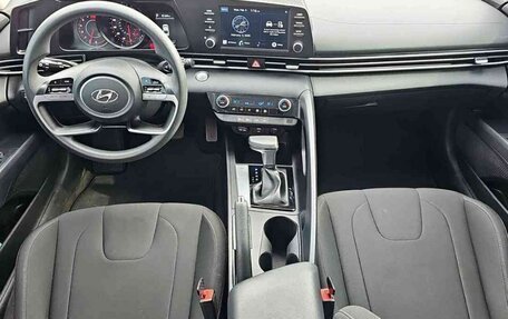 Hyundai Elantra, 2021 год, 1 900 000 рублей, 6 фотография