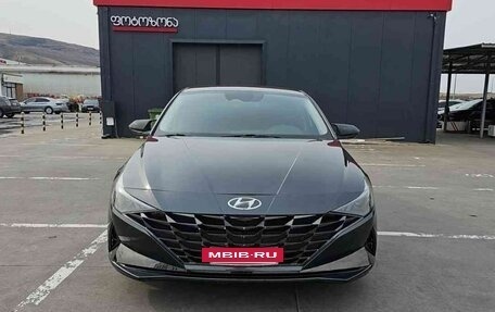 Hyundai Elantra, 2021 год, 1 900 000 рублей, 2 фотография