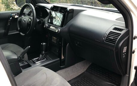 Toyota Land Cruiser Prado 150 рестайлинг 2, 2010 год, 2 700 000 рублей, 14 фотография