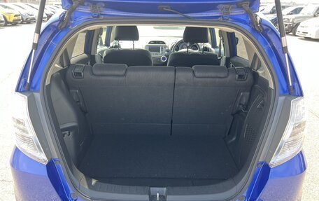 Honda Fit III, 2011 год, 860 000 рублей, 17 фотография