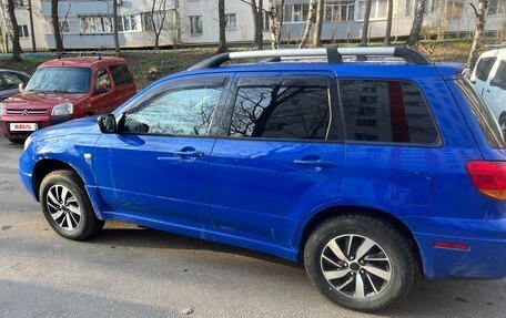 Mitsubishi Outlander III рестайлинг 3, 2004 год, 600 000 рублей, 4 фотография