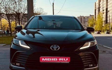 Toyota Camry, 2021 год, 3 100 000 рублей, 2 фотография