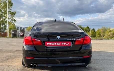 BMW 5 серия, 2011 год, 1 800 000 рублей, 8 фотография