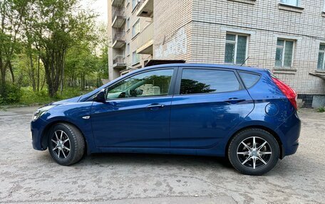 Hyundai Solaris II рестайлинг, 2015 год, 1 100 000 рублей, 5 фотография