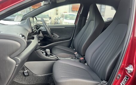 Toyota Yaris, 2022 год, 1 560 000 рублей, 7 фотография