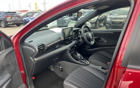 Toyota Yaris, 2022 год, 1 560 000 рублей, 8 фотография