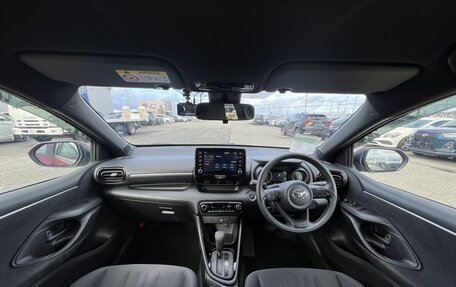Toyota Yaris, 2022 год, 1 560 000 рублей, 12 фотография