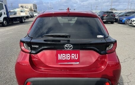 Toyota Yaris, 2022 год, 1 560 000 рублей, 16 фотография