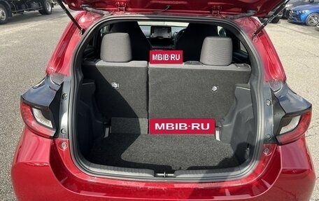 Toyota Yaris, 2022 год, 1 560 000 рублей, 17 фотография