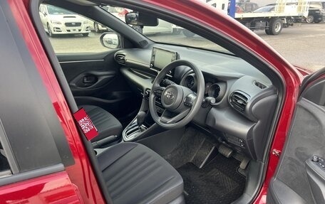Toyota Yaris, 2022 год, 1 560 000 рублей, 24 фотография