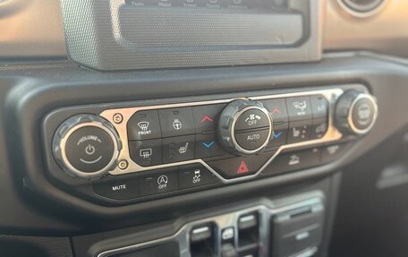 Jeep Wrangler, 2021 год, 4 350 000 рублей, 14 фотография