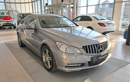 Mercedes-Benz E-Класс, 2011 год, 990 000 рублей, 7 фотография