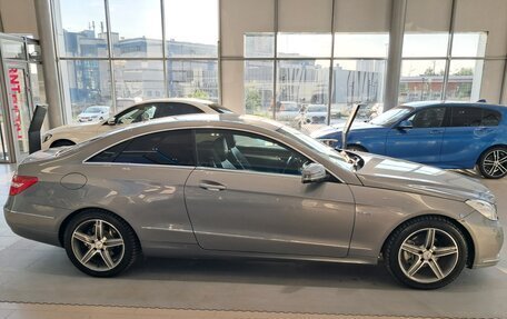 Mercedes-Benz E-Класс, 2011 год, 990 000 рублей, 8 фотография