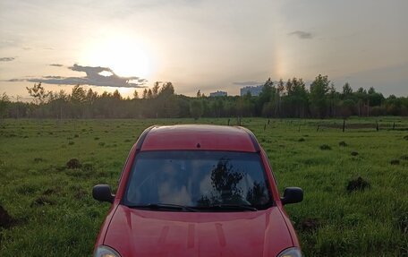 Renault Kangoo II рестайлинг, 2004 год, 378 000 рублей, 1 фотография