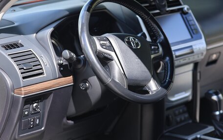 Toyota Land Cruiser Prado 150 рестайлинг 2, 2020 год, 6 500 000 рублей, 5 фотография