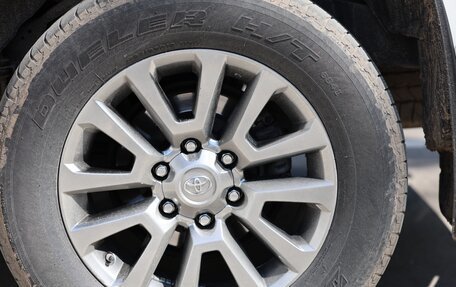 Toyota Land Cruiser Prado 150 рестайлинг 2, 2020 год, 6 500 000 рублей, 19 фотография