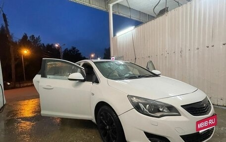 Opel Astra J, 2011 год, 470 000 рублей, 2 фотография