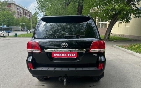 Toyota Land Cruiser 200, 2011 год, 2 850 000 рублей, 4 фотография