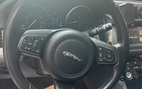 Jaguar XF II, 2017 год, 3 000 000 рублей, 11 фотография