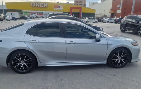 Toyota Camry, 2022 год, 3 350 000 рублей, 3 фотография