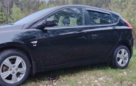 Hyundai Solaris II рестайлинг, 2013 год, 750 000 рублей, 2 фотография