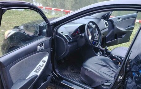 Hyundai Solaris II рестайлинг, 2013 год, 750 000 рублей, 13 фотография