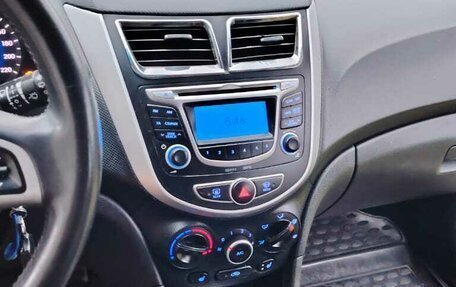 Hyundai Solaris II рестайлинг, 2013 год, 750 000 рублей, 15 фотография