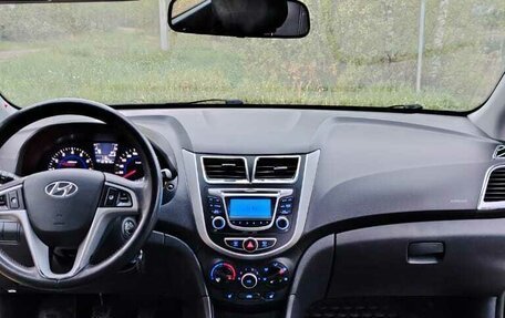 Hyundai Solaris II рестайлинг, 2013 год, 750 000 рублей, 16 фотография