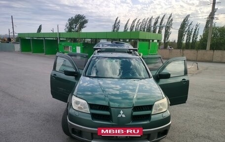 Mitsubishi Outlander III рестайлинг 3, 2006 год, 600 000 рублей, 5 фотография