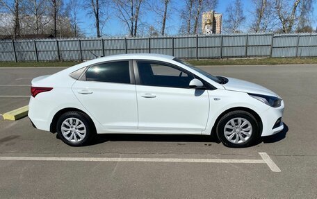 Hyundai Solaris II рестайлинг, 2018 год, 1 250 000 рублей, 1 фотография