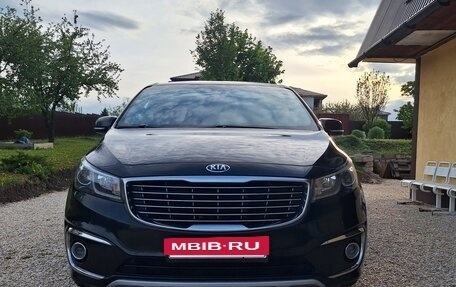 KIA Carnival III, 2017 год, 2 860 000 рублей, 2 фотография