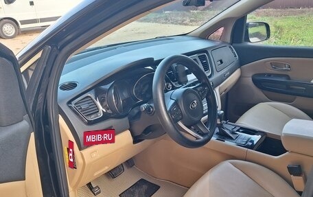 KIA Carnival III, 2017 год, 2 860 000 рублей, 5 фотография