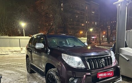 Toyota Land Cruiser Prado 150 рестайлинг 2, 2012 год, 3 000 000 рублей, 3 фотография