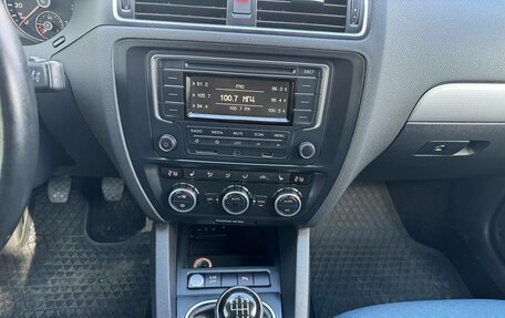 Volkswagen Jetta VI, 2013 год, 1 250 000 рублей, 6 фотография