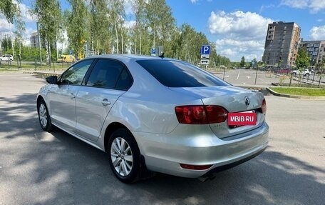 Volkswagen Jetta VI, 2013 год, 1 250 000 рублей, 2 фотография