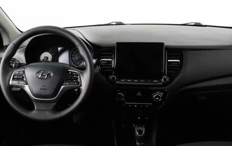 Hyundai Solaris II рестайлинг, 2021 год, 1 600 000 рублей, 6 фотография