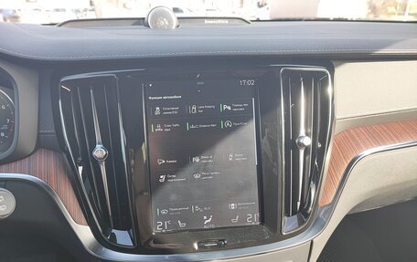 Volvo V60 Cross Country II, 2020 год, 4 390 000 рублей, 11 фотография