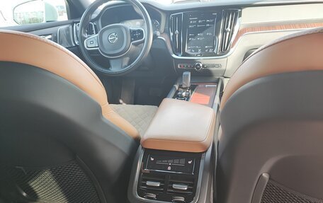 Volvo V60 Cross Country II, 2020 год, 4 390 000 рублей, 15 фотография