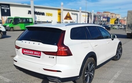 Volvo V60 Cross Country II, 2020 год, 4 390 000 рублей, 7 фотография