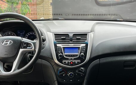 Hyundai Solaris II рестайлинг, 2012 год, 699 000 рублей, 11 фотография