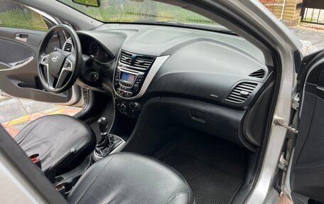 Hyundai Solaris II рестайлинг, 2012 год, 699 000 рублей, 13 фотография