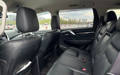Mitsubishi Pajero Sport III рестайлинг, 2018 год, 3 650 000 рублей, 14 фотография