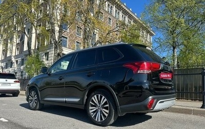 Mitsubishi Outlander III рестайлинг 3, 2019 год, 1 950 000 рублей, 1 фотография